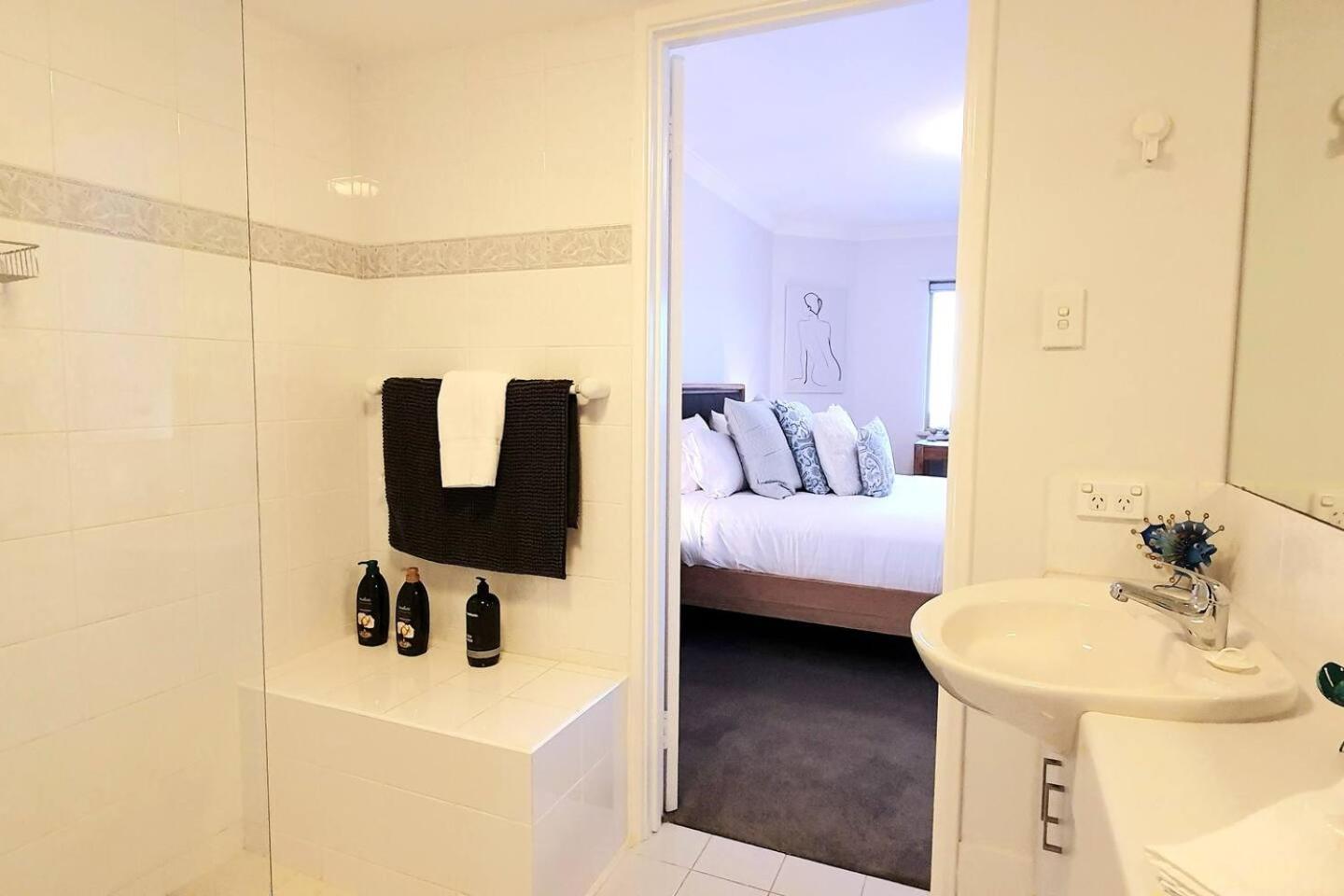 Sandcastles Beachfront Luxury Retreat Apartment 珀斯 外观 照片